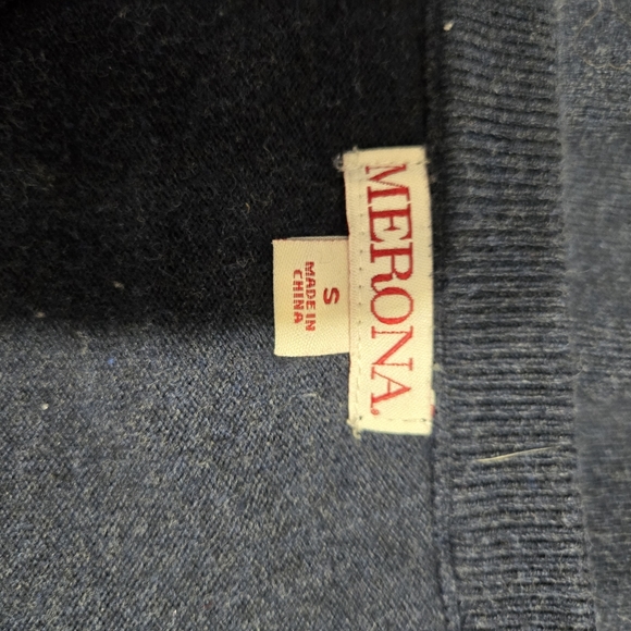 Blue argyle sweater - Picture 2 of 4